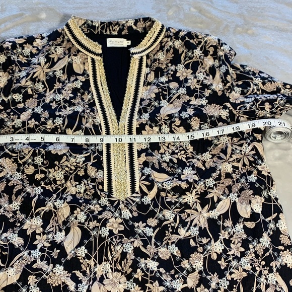 Floral Black and Cream Women's Dress - Picture 4 of 13